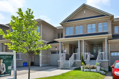 Perfect for First-Time Buyers | 17 Markview Rd, Stouffville  Cityside Community | Freehold Townhome...