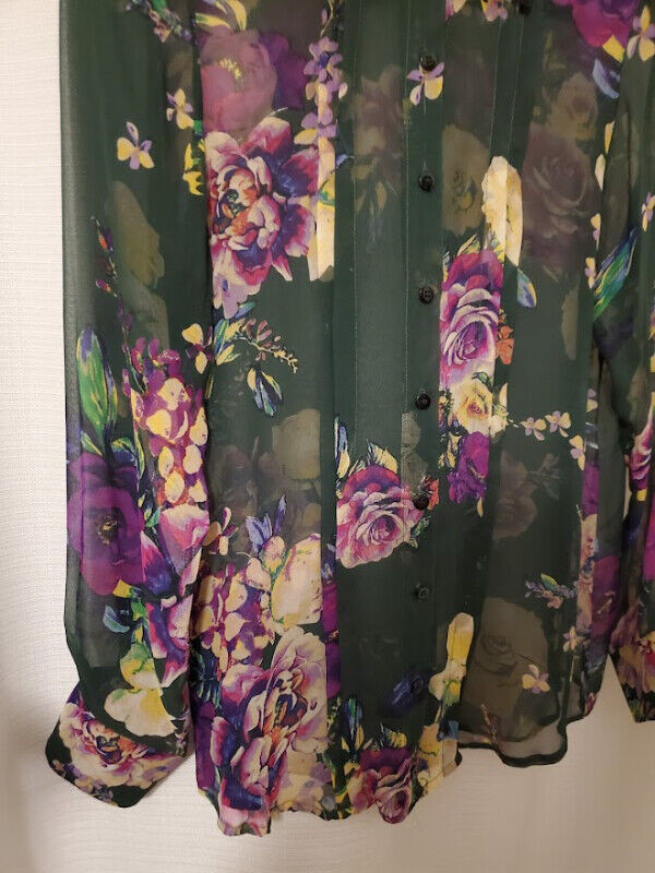 Green 100% Silk Sheer Floral Blouse by LANGUAGE, Size Small in Women's - Tops & Outerwear in Guelph - Image 4