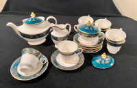Royal Doulton Carlyle Tea Service for 8 - Fine China - 22 pcs