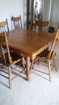 Oak Dining room Table and Chairs
