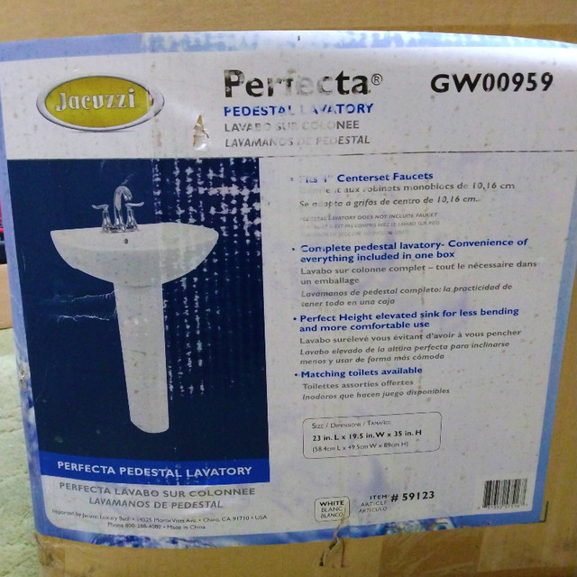 Jacuzzi Perfecta Pedestal Sink in Bathwares in St. Catharines - Image 2
