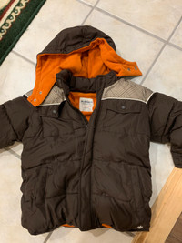 Old navy heavy winter jacket size 5T with winter hat and gloves 