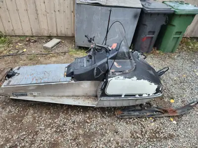 Vintage 1980ish John Deere Spitfire 340cc. Complete but the seat. NOT RUNNING has spark and compress...