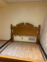 Double / queen bed