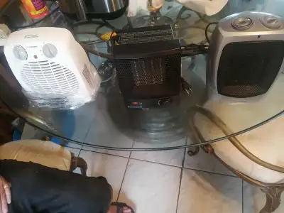 CHAUFFRETTE 1500 WATTS 20$ CHAQUE EN TRÈS BONNE CONDITION, View more