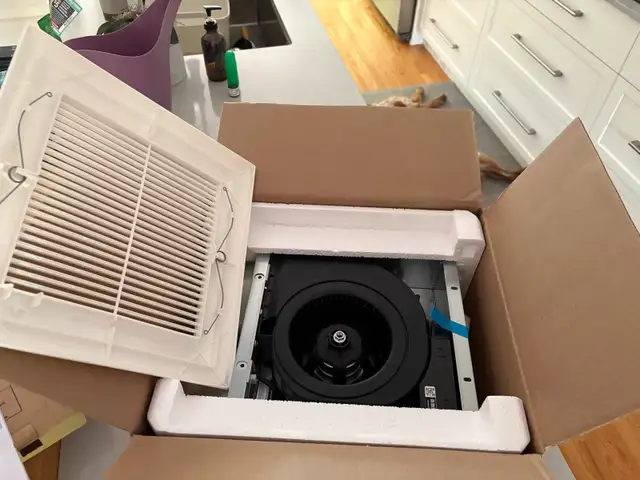 Panasonic whisper fan tv-0510vs1 in General Electronics in Ottawa - Image 3