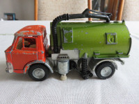 Dinky Toys 451 Johnston Road Sweeper