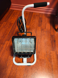 ** HALOGEN WORK FLOODLIGHT 500W WITH STAND ** -- reduced