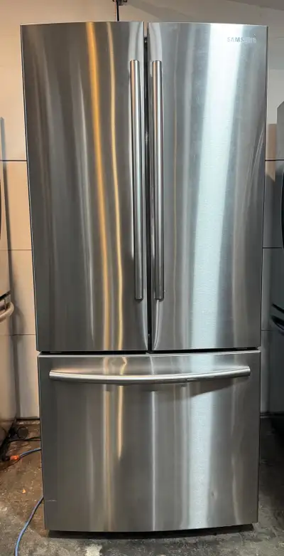 Samsung 30” fridge (water+ice) - delivery , View more