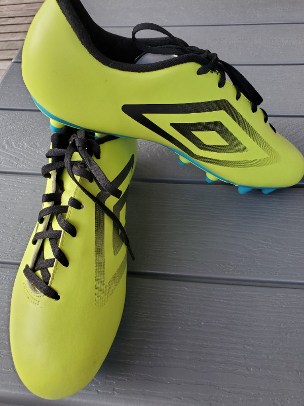 Umbro Soccer boots size 10.5/11.5 in Soccer in Mississauga / Peel Region - Image 3