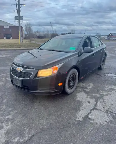 • 2013 Chevrolet Cruze LT • 1.4L Turbocharged engine (good on gas) • 160,000 km driven • Automatic t...