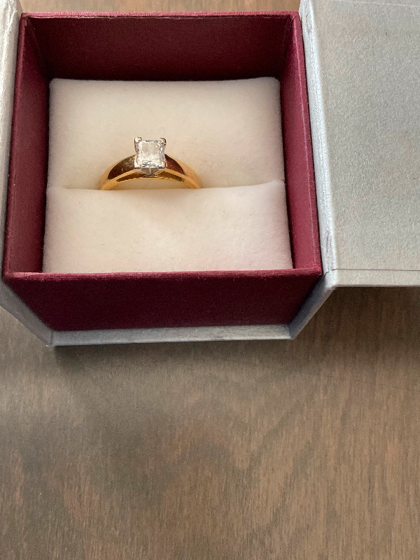 Princess cut diamond ring in Jewellery & Watches in Calgary - Image 2