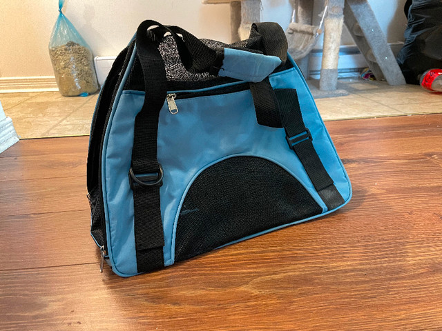 Cat/ dog carrier in Accessories in Kingston - Image 2