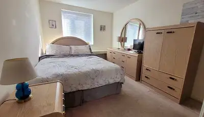 Private Furnished Room - Meadowvale Town Centre area
