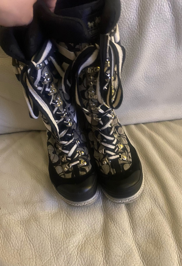 Size 7 usa authentic coach long boots  in Women's - Shoes in City of Halifax - Image 2