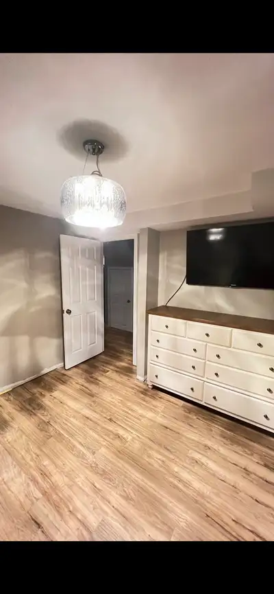 ***WOMEN ONLY*** Basement near Meadowvale, Lisgar station Go station Available form September first...
