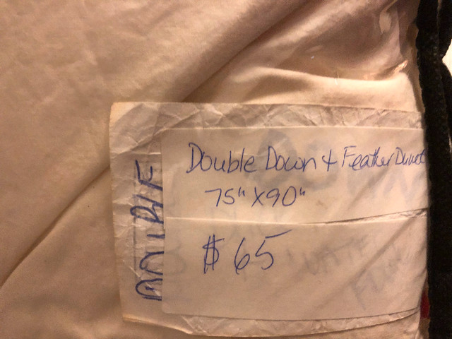Double down and feather duvet $65, 75” x 90”, gently used in Bedding in Oakville / Halton Region - Image 3