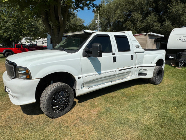 2004 FORD F-350 SUPERDUTY DUALLY 4X4  in Cars & Trucks in Hamilton - Image 2