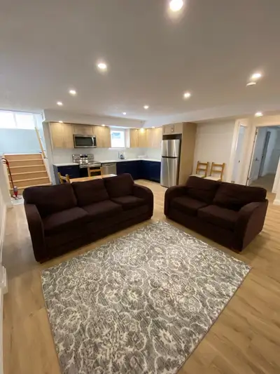 Available January 1, 2026 It’s A six minute walk to the University of Waterloo Stratford Campus, and...