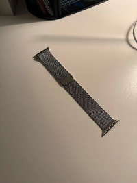 BEAUTIFUL Apple Watch 45mm Milanese Loop