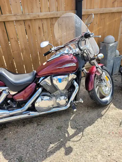 2nd owner, has always been kept indoors over winter. Mileage reads in miles as 1st owner bought from...