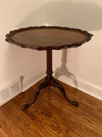 ANTIQUE WEINMAN ROUND PIE CRUST OCCASIONAL ACCENT TABLE