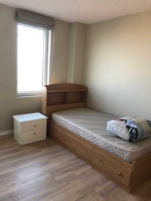 1055 Rue St Mathieu — photo 3