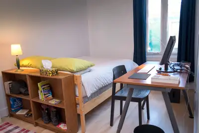 Chambre à louer (femme seulement)