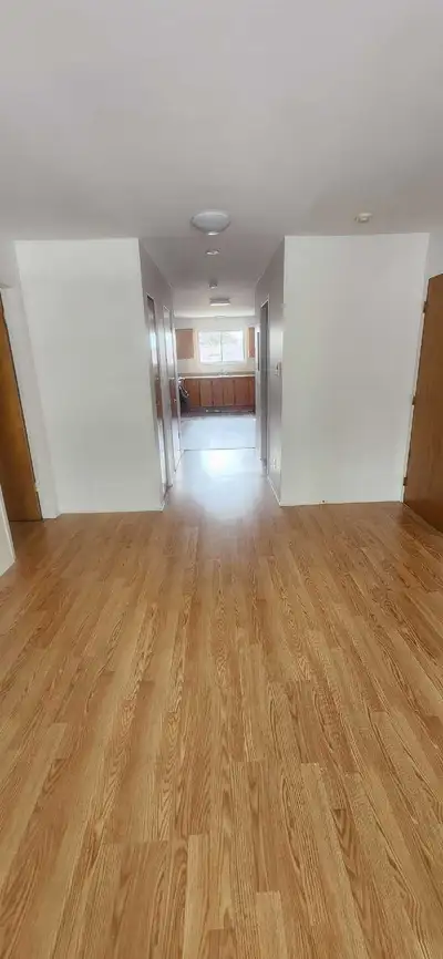 Repentigny, grand 5 1/2 à louer, rue Leclerc, disponibile immédiatement, pour July 2026. 3ieme étage...