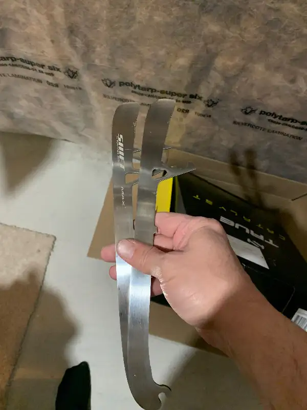 True Shift Max skate blade runner CR9 272 mm size 8 or 8.5 skate in Skates & Blades in Markham / York Region - Image 2