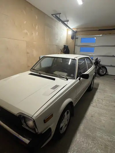 Original mint condition Honda civic 1500dx. Runs and drives good. 79,000 original miles came from Ar...