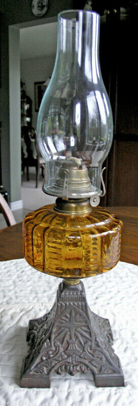 Vintage Amber Oil Lamp (Circa 1850) in Arts & Collectibles in Guelph - Image 2