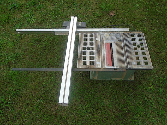 Delta table saw 10 inch + 36 inch extension in Power Tools in Peterborough - Image 2