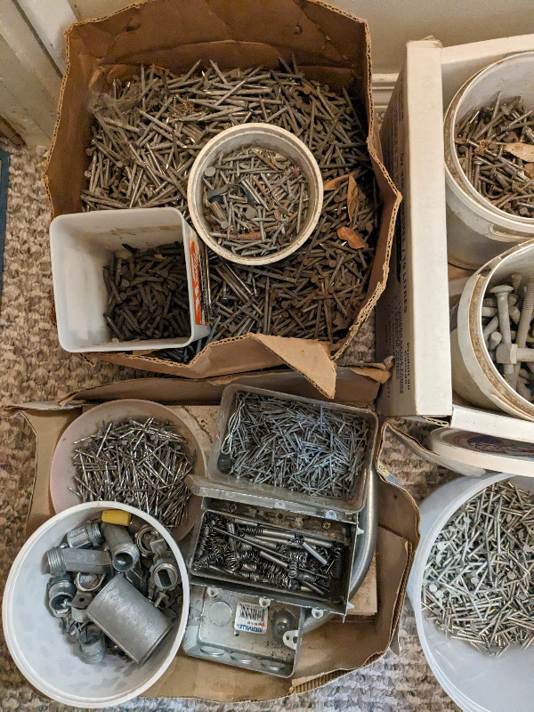 Miscellaneous Fasteners - Screws, Bolts, Nails etc. in Hardware, Nails & Screws in Kamloops - Image 4