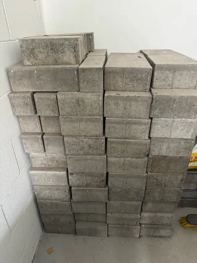 Smooth Grey Interlock Pavers in Floors & Walls in Markham / York Region - Image 2