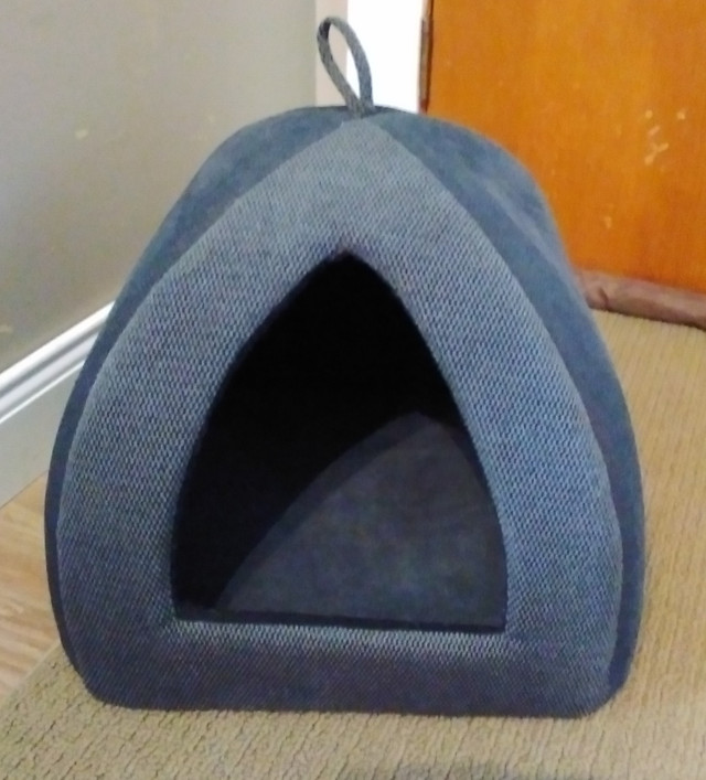 For sale 1 Pet crate,pet beds 2 small in Accessories in Saint John - Image 3