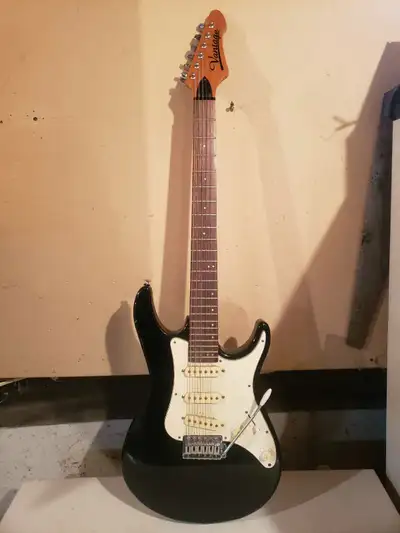 Vantage VKS 11 electric guitar, View more