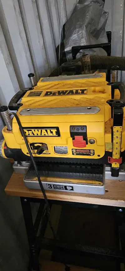 Lots of quality, barely used wood shop tools. Can provide more pictures. Serious buyers only please....