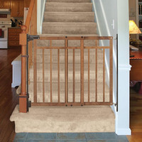 Summer Infant Bannister and Stair Gate, Cherry- BNIB