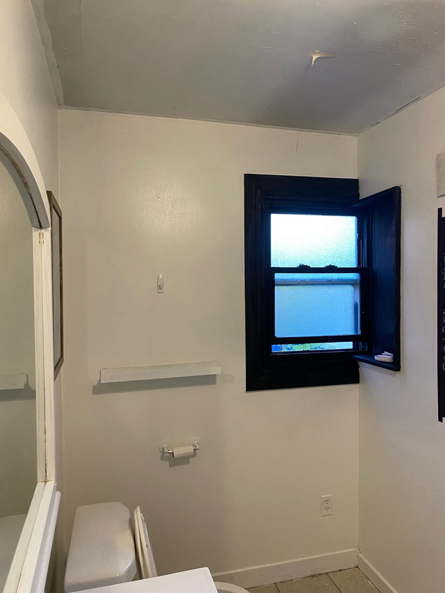 STUDIO BEDROOM FOR RENT IN DOWNTOWN THOROLD‼️ in Long Term Rentals in St. Catharines - Image 4