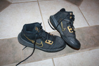 Boys Nike 'Kyrie' basketball shoes size 5