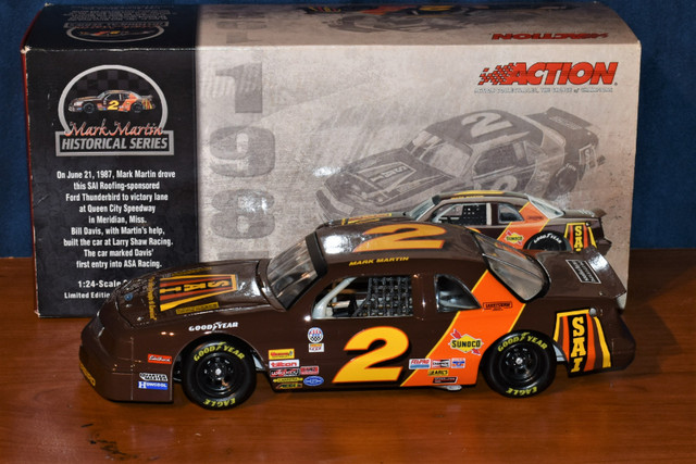 Mark Martin 1/24 Scale NASCAR Diecasts in Arts & Collectibles in Bedford