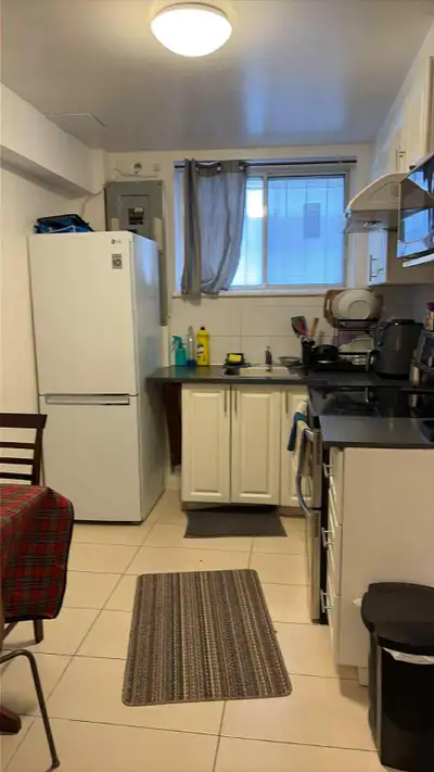 English 3840 A Kent, H3S 1N3, Montreal, Quebec Cotes des Neiges and Kent avenue : we are looking for...