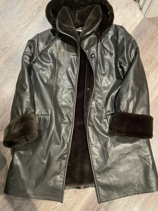 Women’s Formal Winter Jacket in Women's - Tops & Outerwear in Calgary - Image 2
