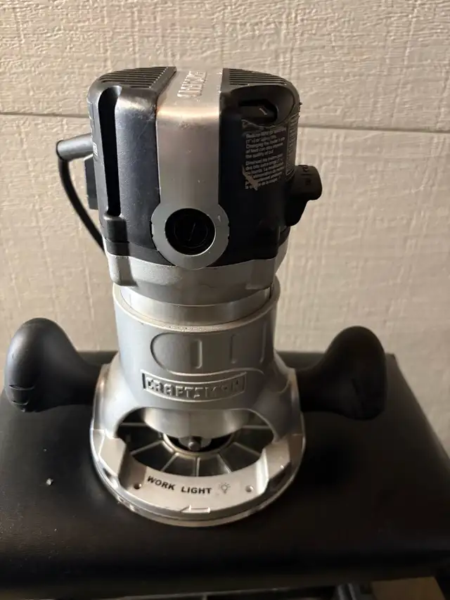 craftsman 11 amp router with lights in Power Tools in Regina - Image 2