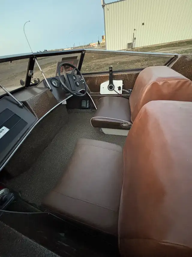 16’ Glascon Ski Boat w/ 140hp in Powerboats & Motorboats in Meadow Lake - Image 5