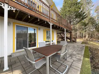4½ moderne avec terrasse et cour à louer - St-Sauveur