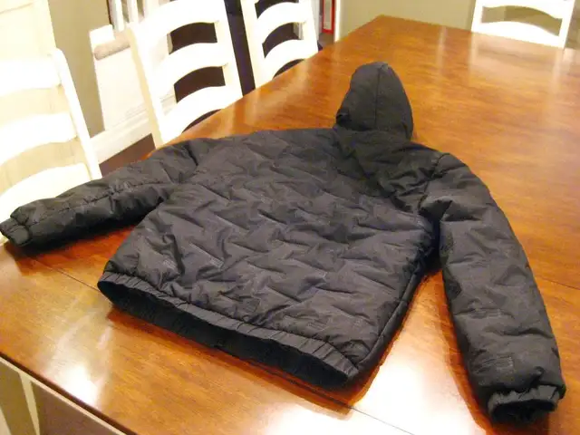 New MED. Black Zippered Hooded Winter Jacket Coat for men, women in Women's - Tops & Outerwear in Kitchener / Waterloo - Image 3