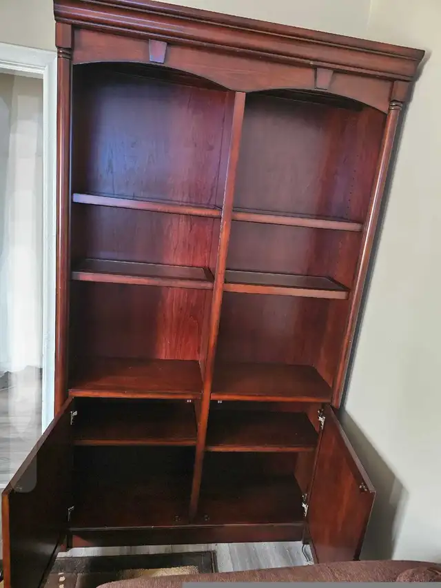 Bookcase in Bookcases & Shelving Units in Edmonton - Image 4