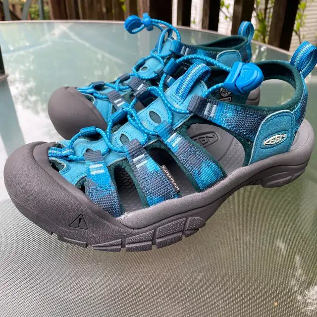 Keen Sandals Women's 7 {like new} in Women's - Shoes in Brantford - Image 2